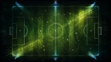 Ilustracyjna grafika piłkarska przedstawiająca abstrakcyjny widok boiska z góry jako neutralny motyw analityczny.